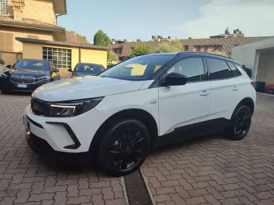 Usata Opel Grandland X Ultimate 131 CV (96 kW) 2022 Bianco SUV