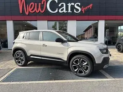 Nouvelle Jeep Avenger Summit 101 ch (74 kW) 2026 Gris SUV