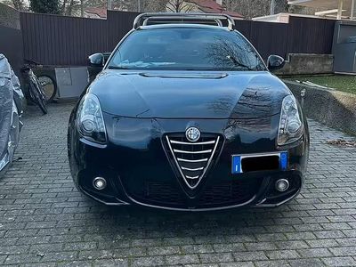 Second-hand Alfa Romeo Giulietta Distinctive 120 CP (88 kW) 2014 Negru Hatchback