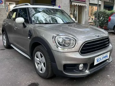 Begagnad Mini Cooper Countryman 136 HK (100 kW) 2019 Grå SUV
