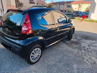Käytetty Peugeot 107 54 HP (39 kW) 2008 Musta Viistoperä