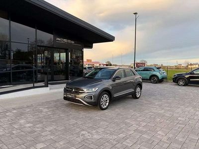 Usata VW T-Roc Style 116 CV (85 kW) 2025 Grigio SUV
