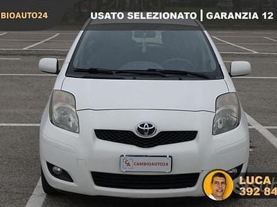 Usata Toyota Yaris Sol 101 CV (74 kW) 2010 Bianco Utilitaria