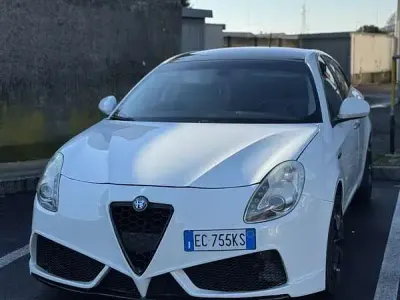 Usata Alfa Romeo Giulietta Distinctive 170 CV (125 kW) 2010 Bianco Utilitaria