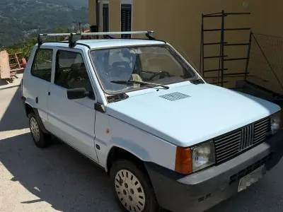 Usata Fiat Panda 37 CV (27 kW) 1986 Bluazzurro Berlina