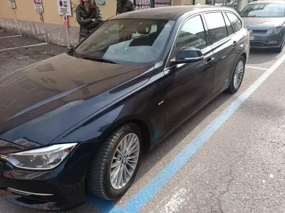 Usata BMW 320 Efficient Dynamics 184 CV (135 kW) 2012 Blu Station wagon