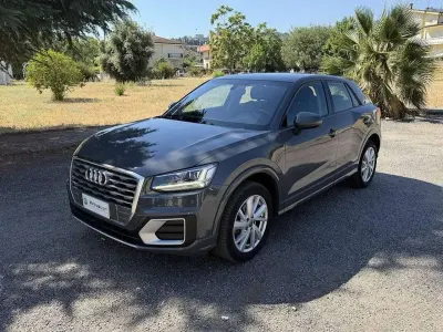 Usata Audi Q2 Business 110 CV (80 kW) 2020 Grigio SUV