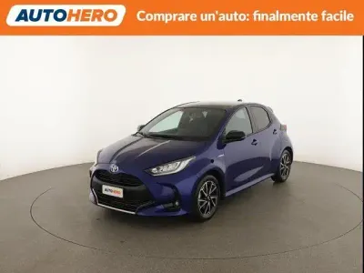 Usata Toyota Yaris Hybrid Lounge 92 CV (67 kW) 2021 Blu Berlina