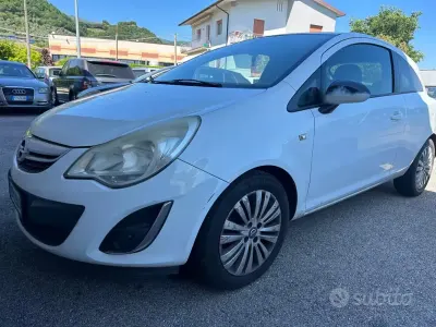 Usata Opel Corsa 85 CV (62 kW) 2013 Bianco Utilitaria