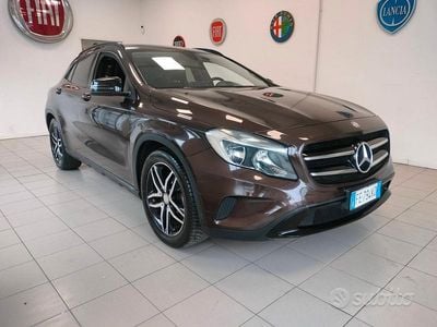 Usata Mercedes GLA220 177 CV (130 kW) 2016 Bronzo SUV