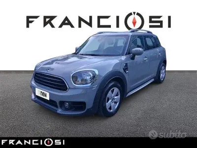 Usata Mini One Countryman Business 102 CV (75 kW) 2020 Grigio SUV