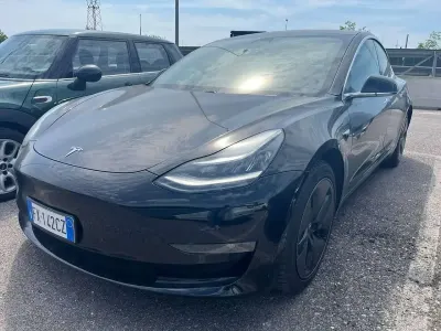 Usata Tesla Model 3 Standard Range 100 kW (136 CV) 2019 Nero Berlina