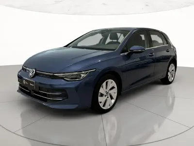 Usata VW Golf VIII Style 150 CV (110 kW) 2025 Anemone blue metallizzato Berlina