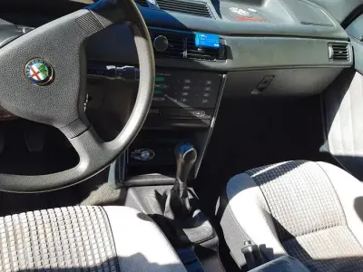 Usata Alfa Romeo 155 126 CV (92 kW) 1992 Verde Berlina