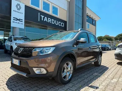 Usata Dacia Sandero Comfort 95 CV (69 kW) 2020 Marrone Berlina