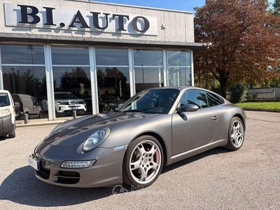 Begagnad Porsche 911 Carrera 325 HK (239 kW) 2008 Grå Sportkupé