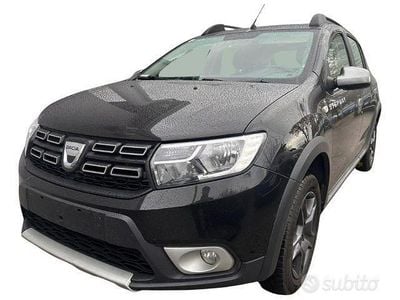 Usata Dacia Sandero Stepway 90 CV (66 kW) 2017 Nero Berlina