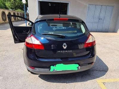 Blu/azzurro Usata 2008 Renault Mégane II Dynamique Berlina | 2700 € (Buon prezzo)