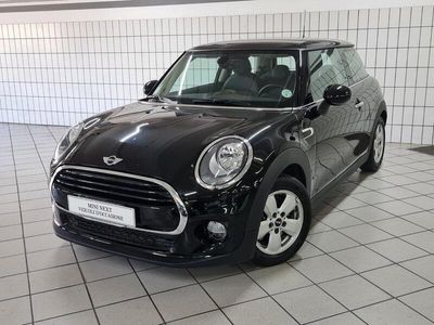 Usata Mini Cooper 135 CV (99 kW) 2017 Nero Utilitaria