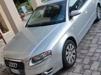 Usata Audi A4 163 CV (119 kW) 2005 Grigio Berlina
