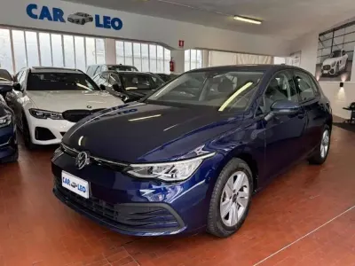 Usata VW Golf VIII Life 110 CV (80 kW) 2022 Blu/azzurro Berlina