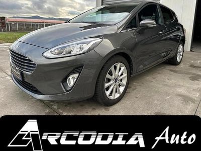 Usado Ford Fiesta Vignale 86 HP (63 kW) 2019 Cinzento Citadino