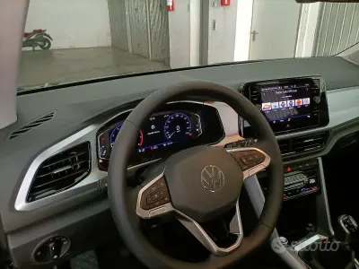 Usata VW T-Roc 110 CV (80 kW) 2022 Grigio SUV
