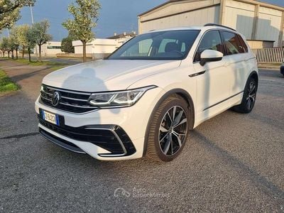 Usata VW Tiguan R-line 150 CV (110 kW) 2021 Bianco SUV