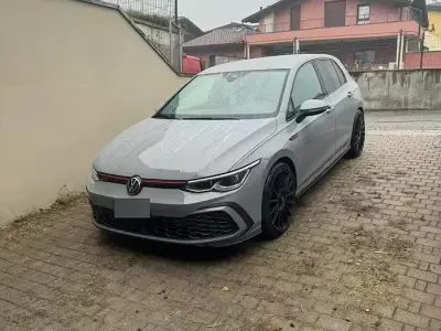Usata VW Golf VIII GTI 245 CV (180 kW) 2020 Grigio Berlina