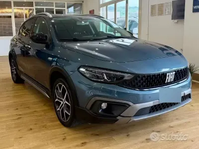 Usata Fiat Tipo Cross 76 CV (55 kW) 2021 Blu Berlina