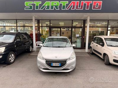 Usata Peugeot 208 Allure 68 CV (50 kW) 2014 Grigio Utilitaria
