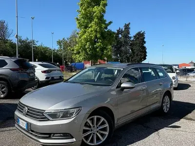 Usata VW Passat Comfortline 120 CV (88 kW) 2015 Grigio Station wagon