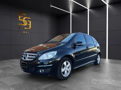 Usata Mercedes B180 Premium 109 CV (80 kW) 2010 Nero Monovolume