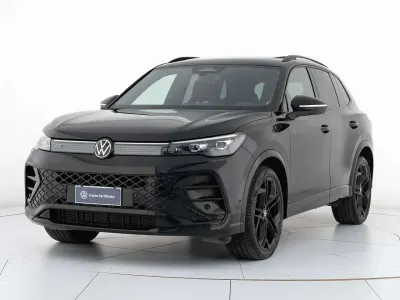 Usata VW Tiguan R-line Plus 150 CV (110 kW) 2024 Nero SUV