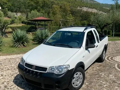 Usata Fiat Strada 84 CV (61 kW) 2010 Bianco Pick-up