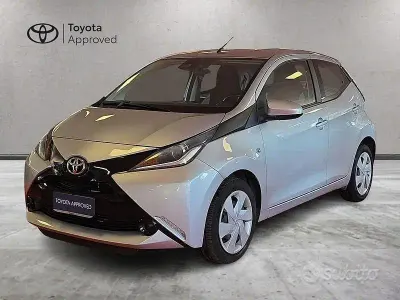 Second-hand Toyota Aygo X-play 69 CP (50 kW) 2018 Gri Hatchback