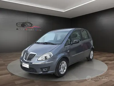 Gebraucht Lancia Musa 95 PS (69 kW) 2012 Grau Van / Kleinbus