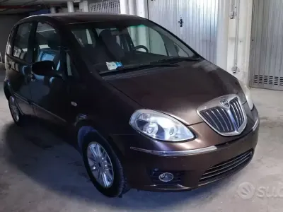 Usata Lancia Musa 95 CV (69 kW) 2012 Marrone Monovolume