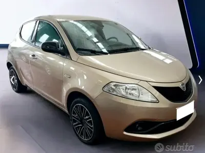 Usata Lancia Ypsilon Gold 80 CV (58 kW) 2018 Utilitaria