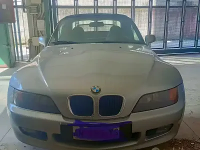 Begagnad BMW Z3 140 HK (102 kW) 1996 Grå Cab