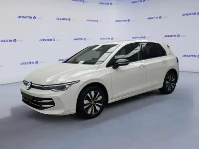 Usata VW Golf VIII Life 150 CV (110 kW) 2025 Bianco Utilitaria