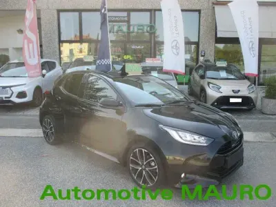 Nuova Toyota Yaris Hybrid 92 CV (67 kW) 2026 Nero Berlina