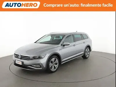 Usata VW Passat 200 CV (147 kW) 2021 Argento Berlina