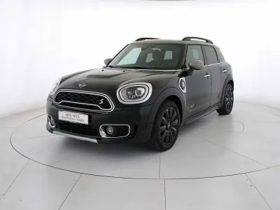 Usata Mini Cooper S Countryman 136 CV (100 kW) 2019 Midnight black SUV