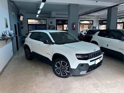 Käytetty Jeep Avenger Summit 101 HP (74 kW) 2024 Valkoinen Katumaasturi