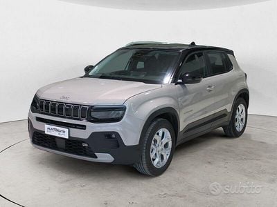 Usata Jeep Avenger Altitude 101 CV (74 kW) 2023 Beige SUV