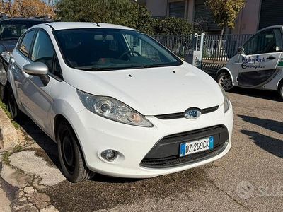 Usado Ford Fiesta 71 HP (52 kW) 2009 Branco Citadino