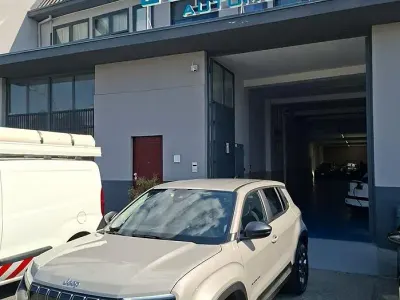 Usata Jeep Avenger Longitude 101 CV (74 kW) 2024 Beige SUV