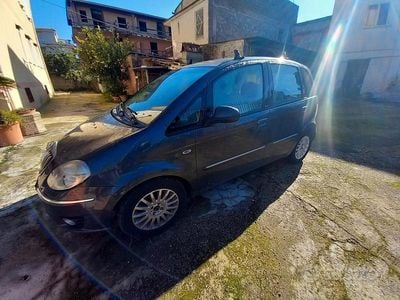 Usata Lancia Musa 95 CV (69 kW) 2010 Grigio Monovolume