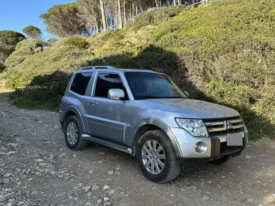 Usata Mitsubishi Pajero Instyle 170 CV (125 kW) 2007 Grigio SUV